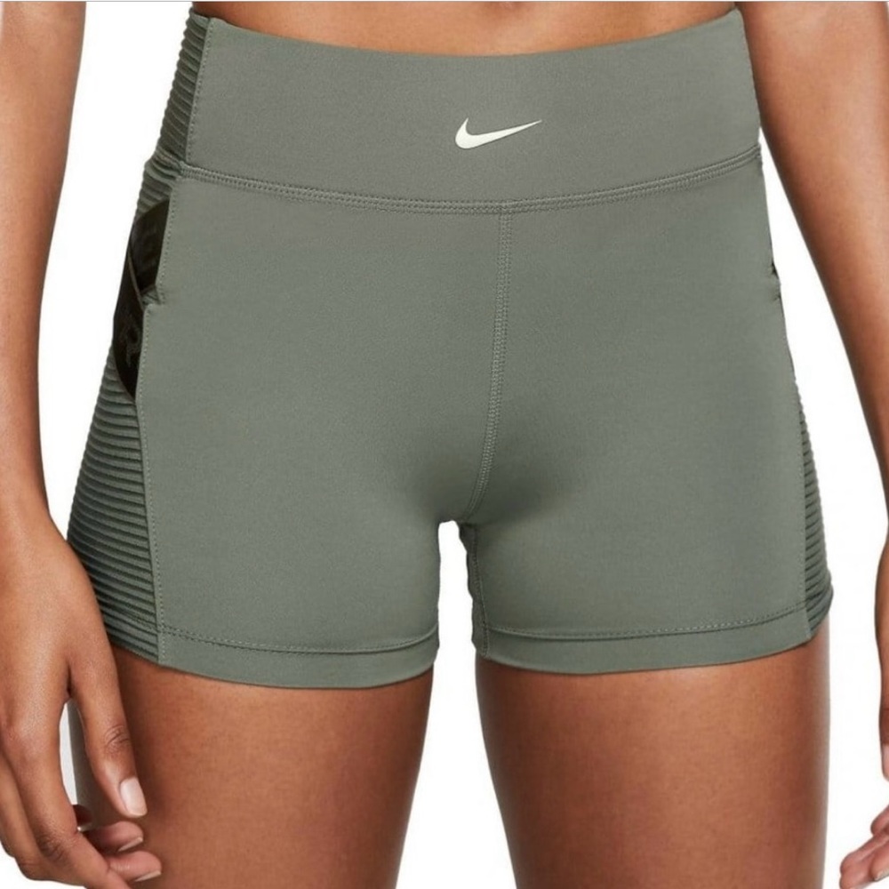 Nike Pro Aeroadapt Training Shorts